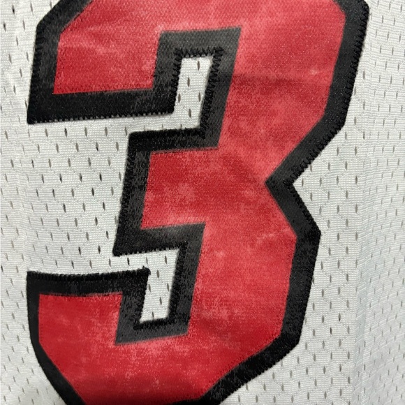 Dwayne Wade Heat NBA Adidas white basketball Jersey, men’s large - Picture 2 of 10